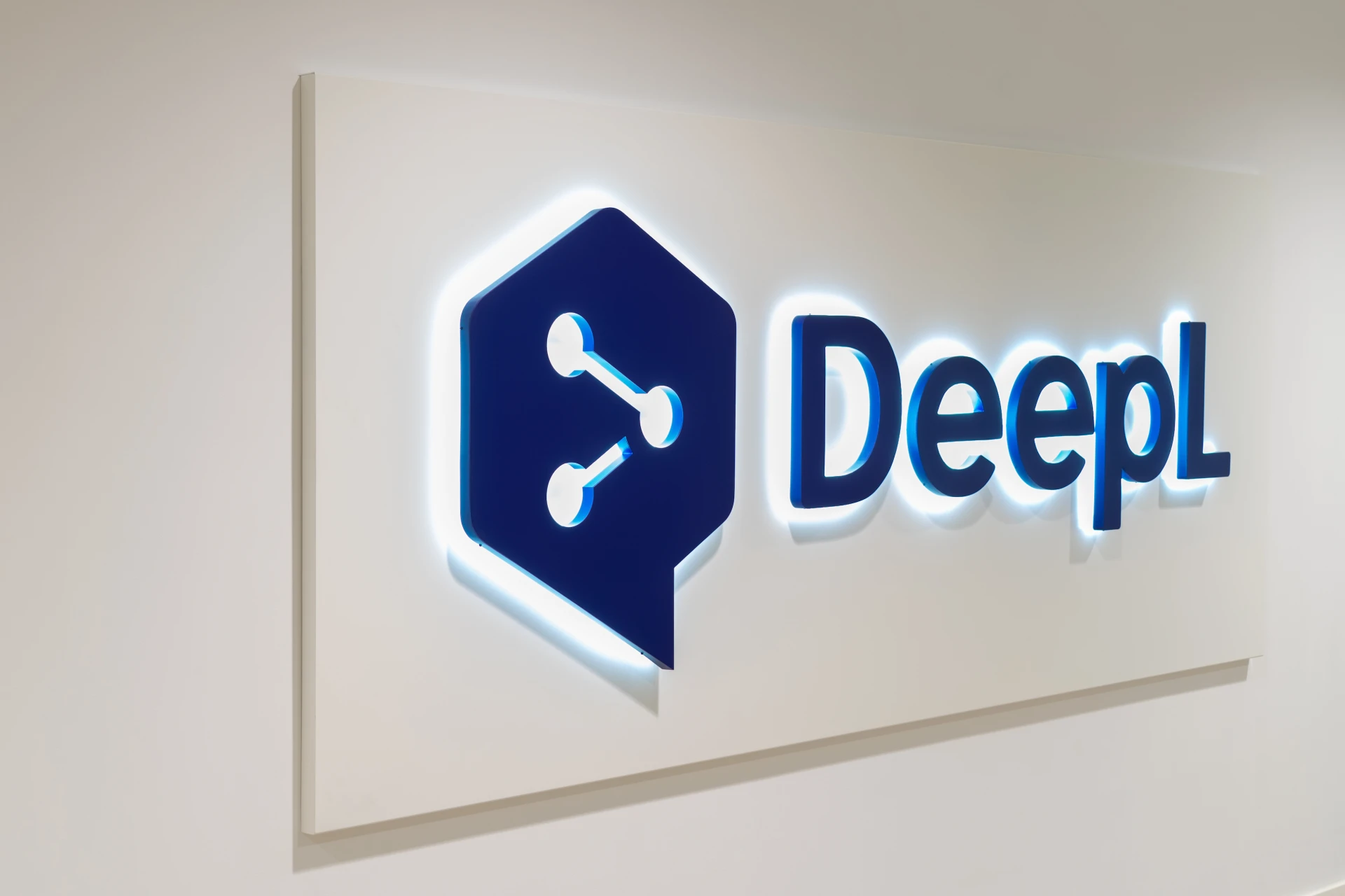 DeepL lancia un LLM rivoluzionario per traduzioni aziendali